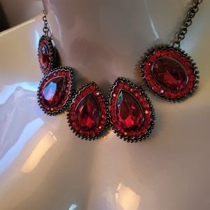 Gorgeous Faux Ruby Statement Necklace